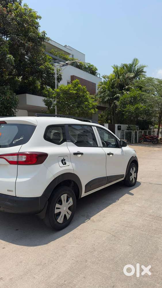 Renault Triber 1.0 Rxe, 2020, Petrol