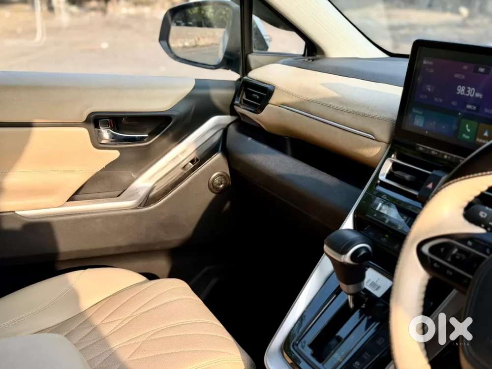 Toyota Innova Hycross 2.0 Vx (o) Hybrid 7 Str, 2025, Petrol