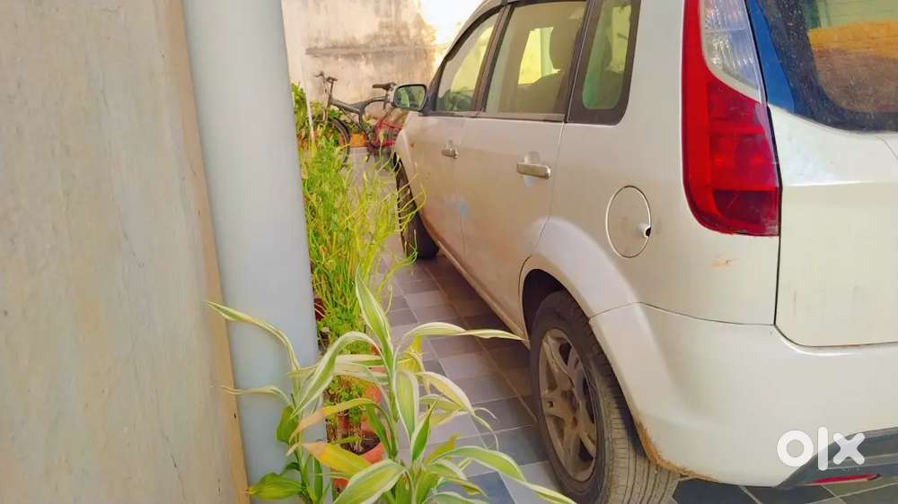 Ford Figo 2011 Petrol 75000 Km Driven