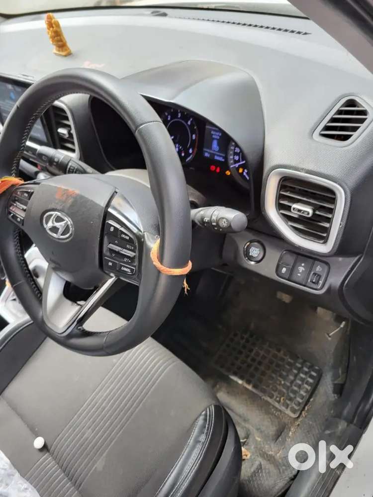 Hyundai Venue 2019_. 20 Diesel 39000 Km Driven  Top Model