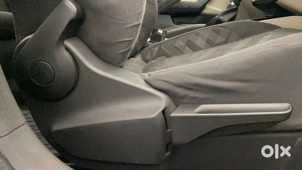 Skoda Slavia 1.0 Ambition Tsi At, 2022, Petrol