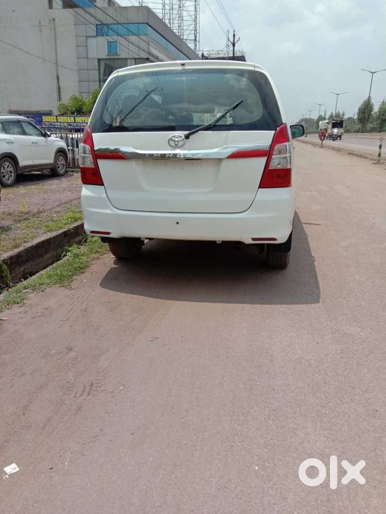 Toyota Innova 2.0 G (petrol) 8 Seater Bs Iv, 2009, Diesel