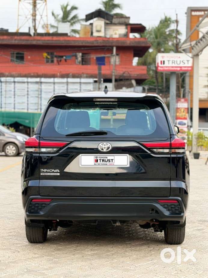 Toyota Innova Hycross 2.0 Gx 7 Str, 2023, Petrol