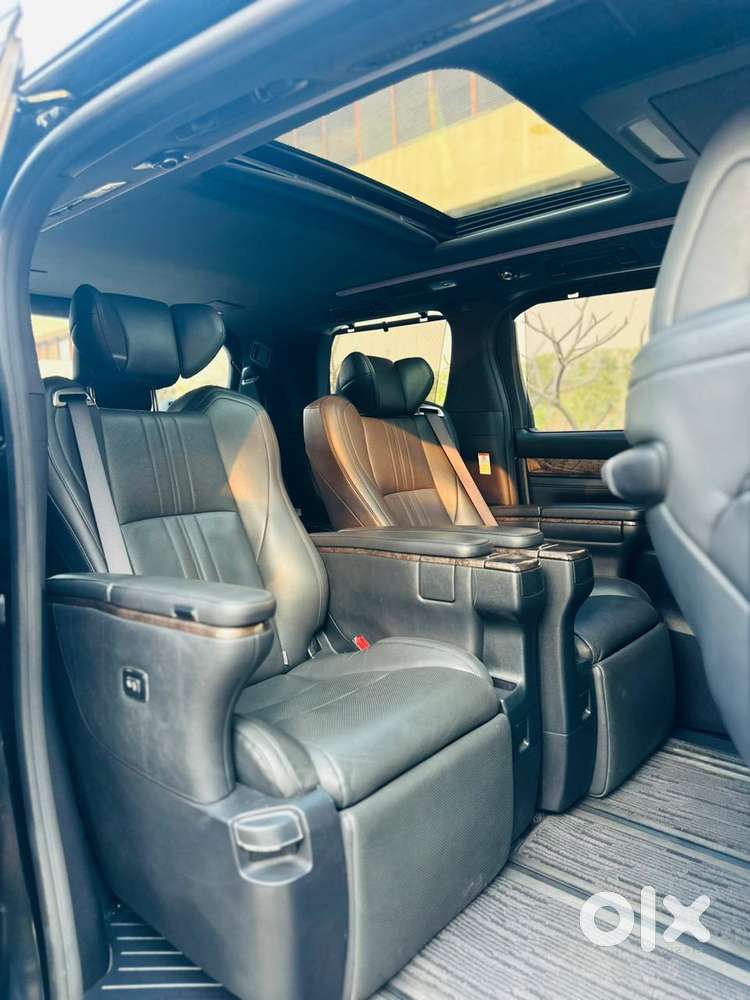 Toyota Vellfire Vip – Executive Lounge, 2021, Petrol