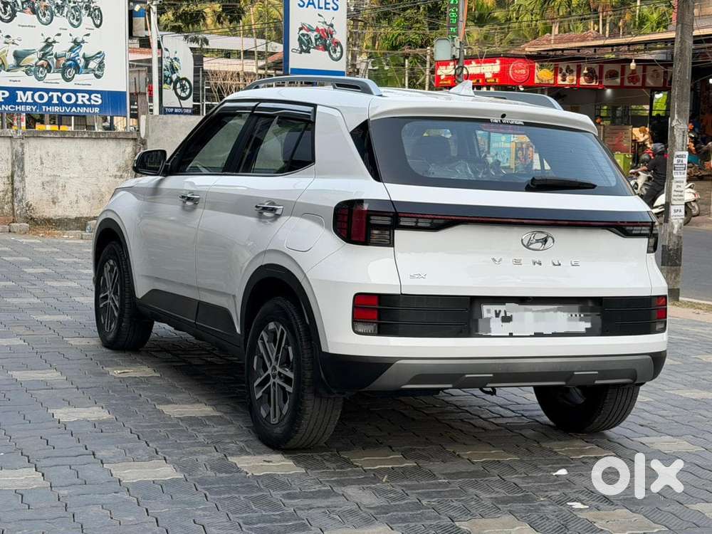 Hyundai Venue Sx (o) Mt 1.5 Diesel, 2024, Diesel