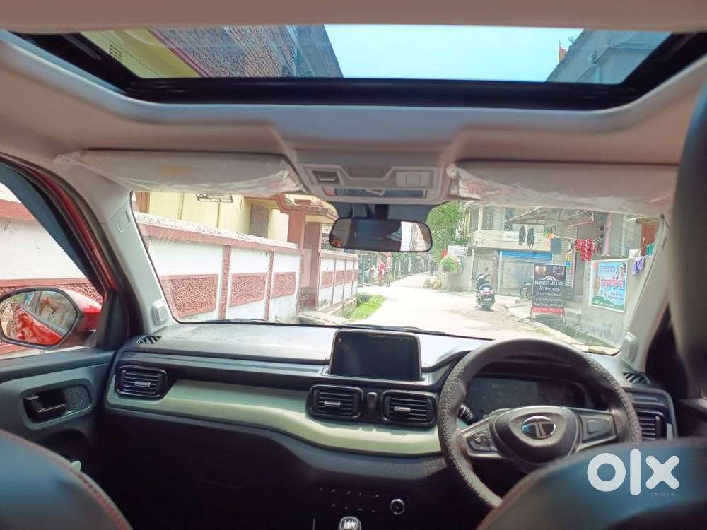 Tata Punch Accomplished Mt Sunroof, 2025, Petrol