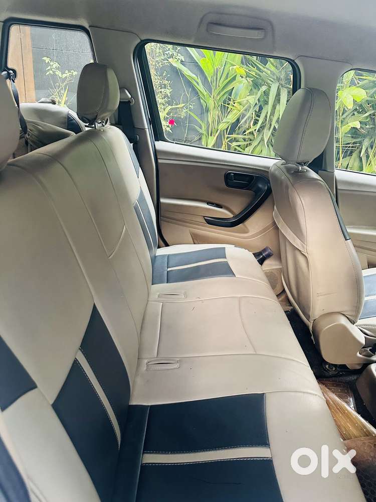 Mahindra Tuv 300 T6 Plus, 2016, Diesel