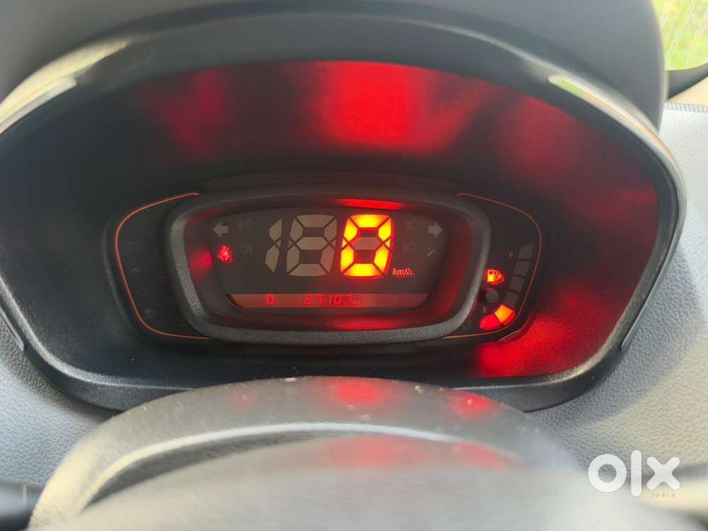 Renault Kwid 1.0 Rxt (o) Easy-r, 2019, Petrol