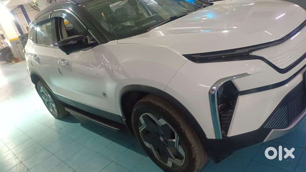 Mahindra Xev 9e Pack Three (top Model), 2025, Electric