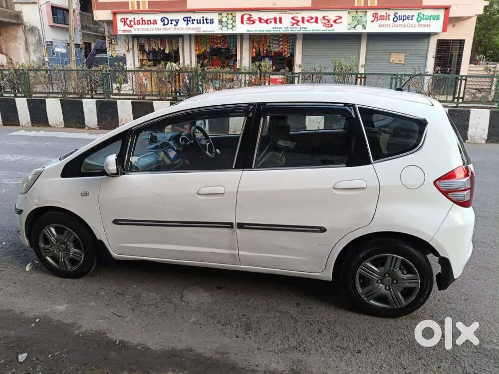 I Want To Sell My Honda Jazz Car.
