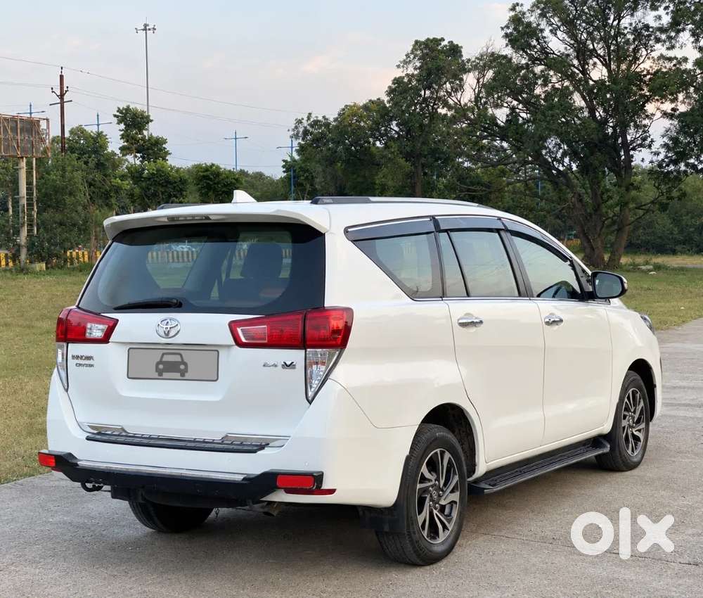 Toyota Innova Crysta [2020-ongoing] 2.4 Vx 8 Str, 2022, Diesel