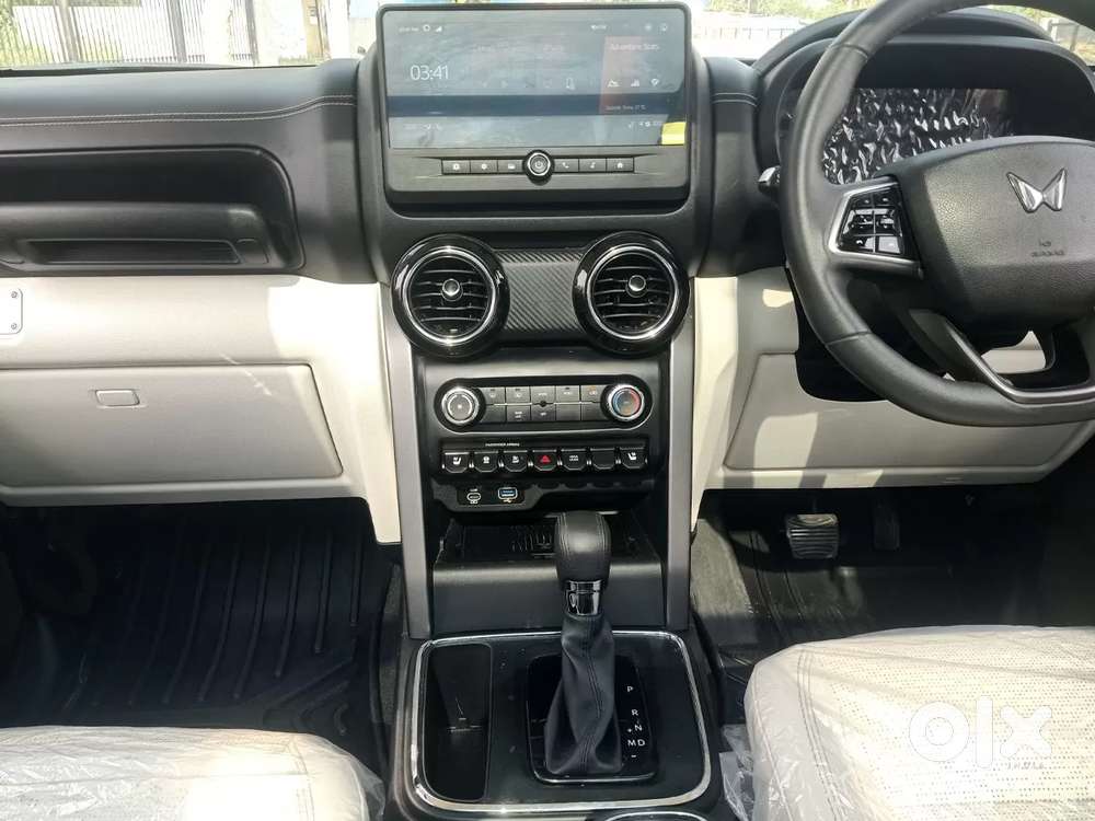Mahindra Thar Roxx, 2025, Petrol
