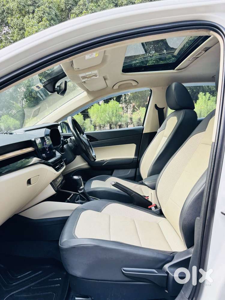 Skoda Slavia Style 1.0l Tsi At, 2023, Petrol