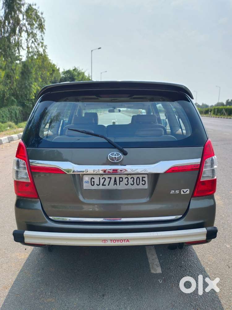 Toyota Innova 2.5 V 8 Str, 2015, Diesel