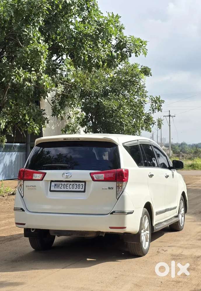 Toyota Innova Crysta 2.8z