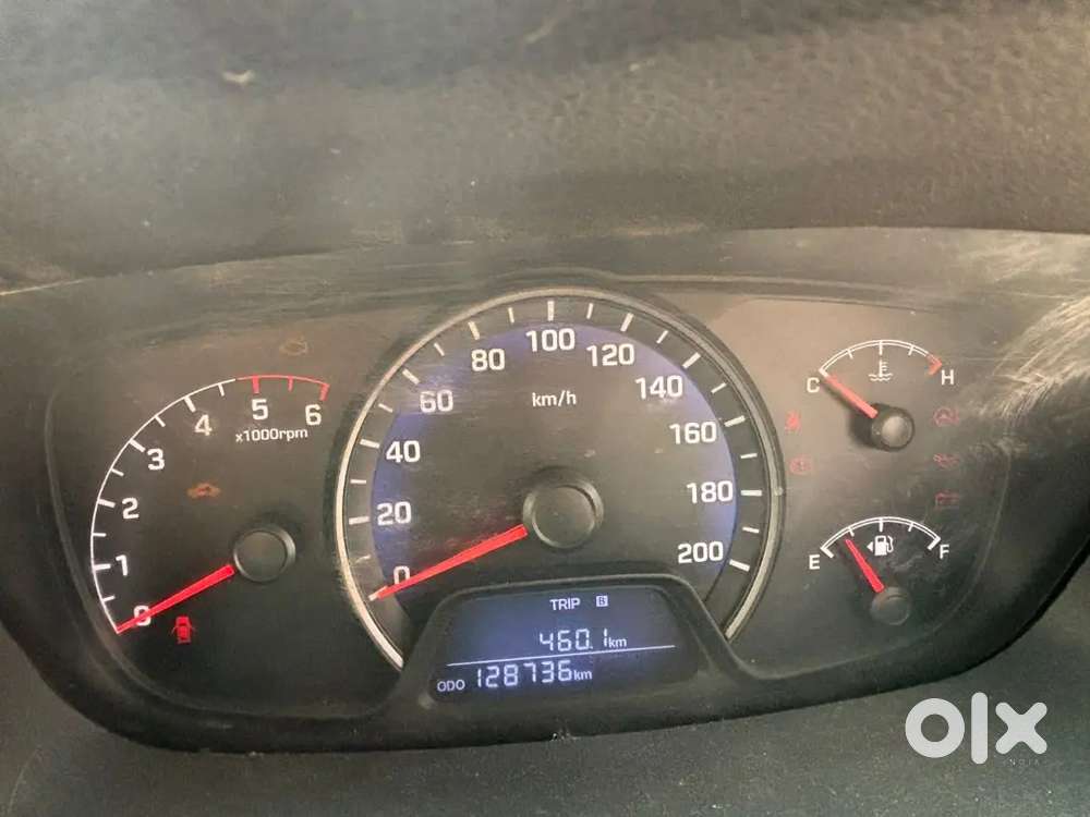 Hyundai Xcent 2015 Diesel Well Maintained