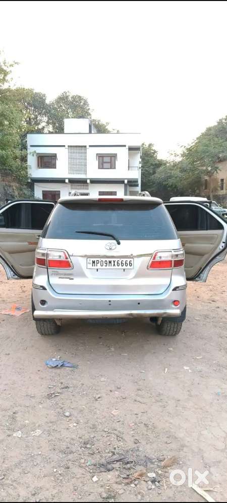 Toyota Fortuner 4x4 2011 Full Loaded He
