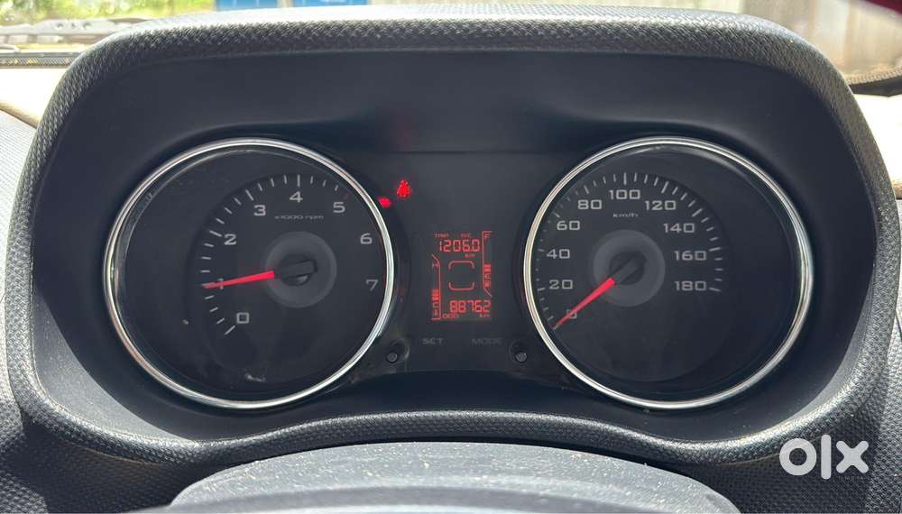 Mahindra Tuv 300 T10 Dual Tone, 2018, Diesel