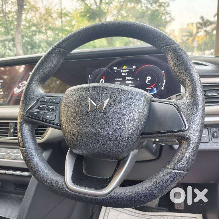 Mahindra Xuv700 2.2 Ax 5 Diesel At 7 Str, 2022, Diesel