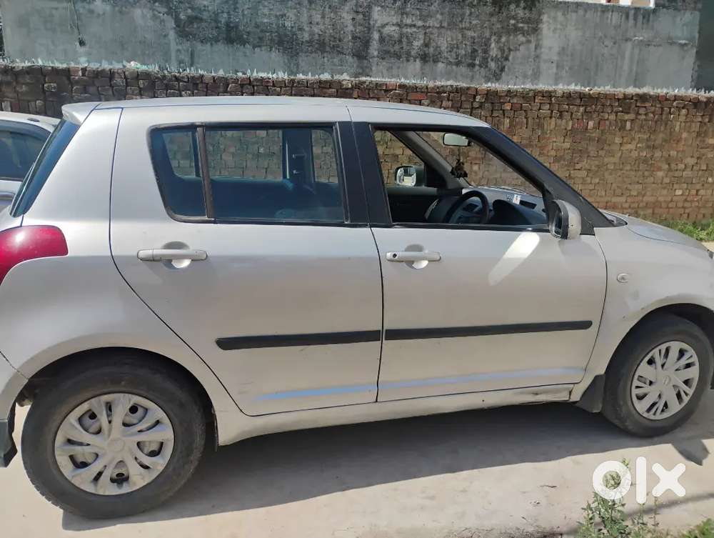 Maruti Suzuki Swift 2005 Petrol 90 Km Driven