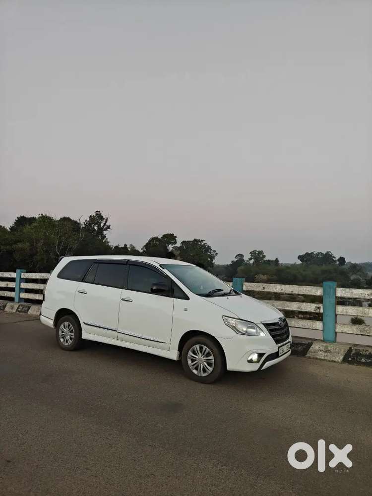 Toyota Innova 2012 Diesel Well Maintained