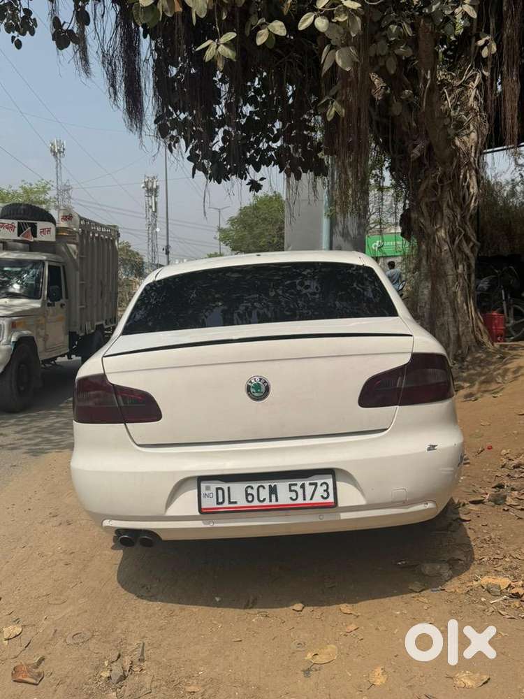 Skoda Superb 2013 Petrol 70000 Km Driven