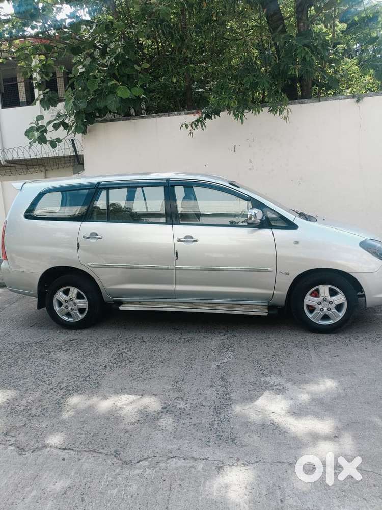 Toyota Innova 2.5 V Diesel 8-seater, 2008, Diesel