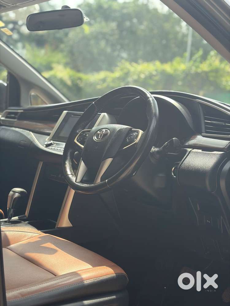 Toyota Innova Crysta, 2017