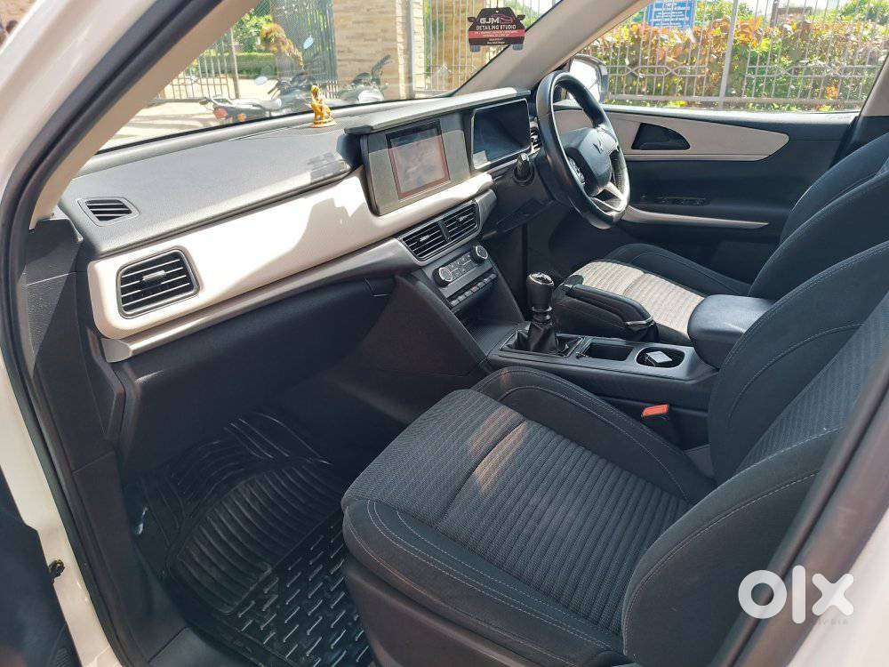 Mahindra Xuv700 Mx Diesel Mt 5 Str (e), 2022, Diesel