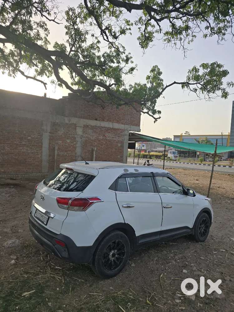 Must Car Hai Paisa Ko Kami Ki Vajah Se Bech Raha Hu