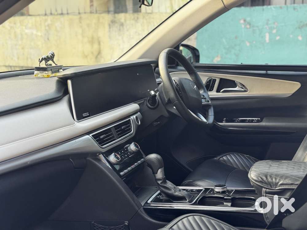 Mahindra Xuv700 Ax7l 6 Str At, 2023, Diesel