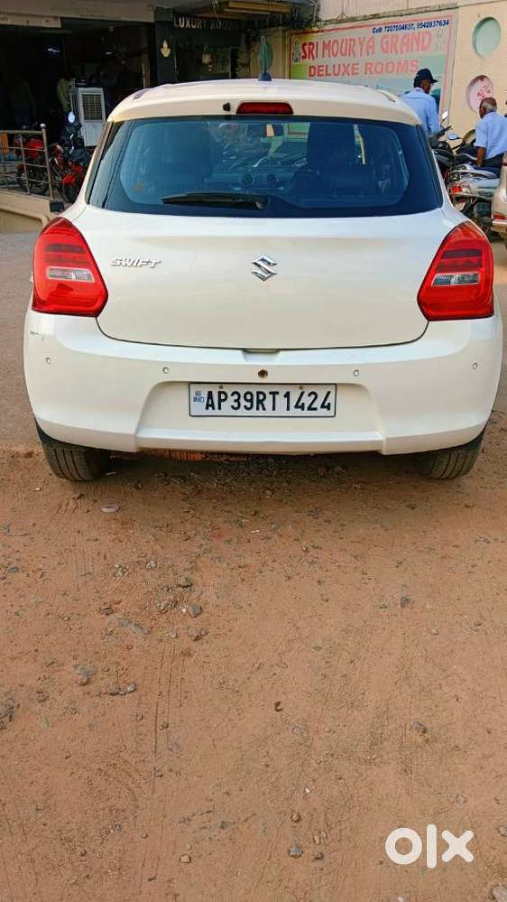 Maruti Suzuki Swift 1.3 Zxi, 2022, Petrol