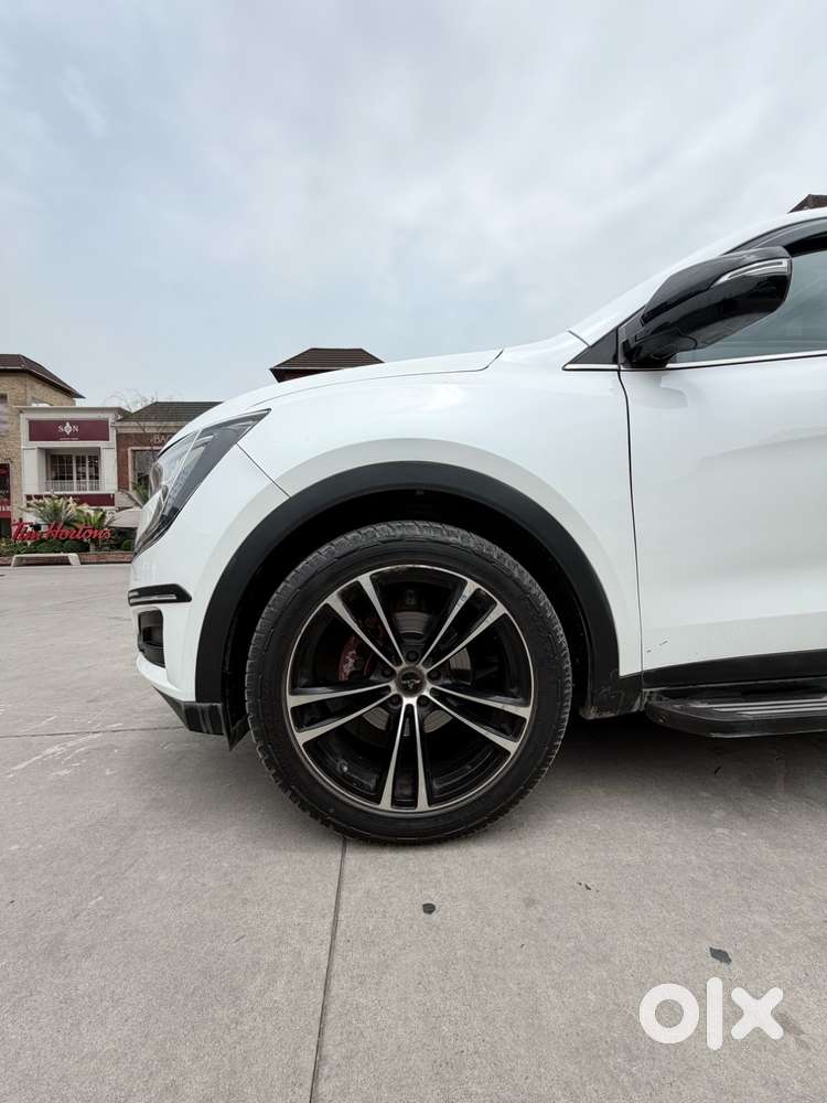 Mahindra Xuv700 2024 Petrol Well Maintained
