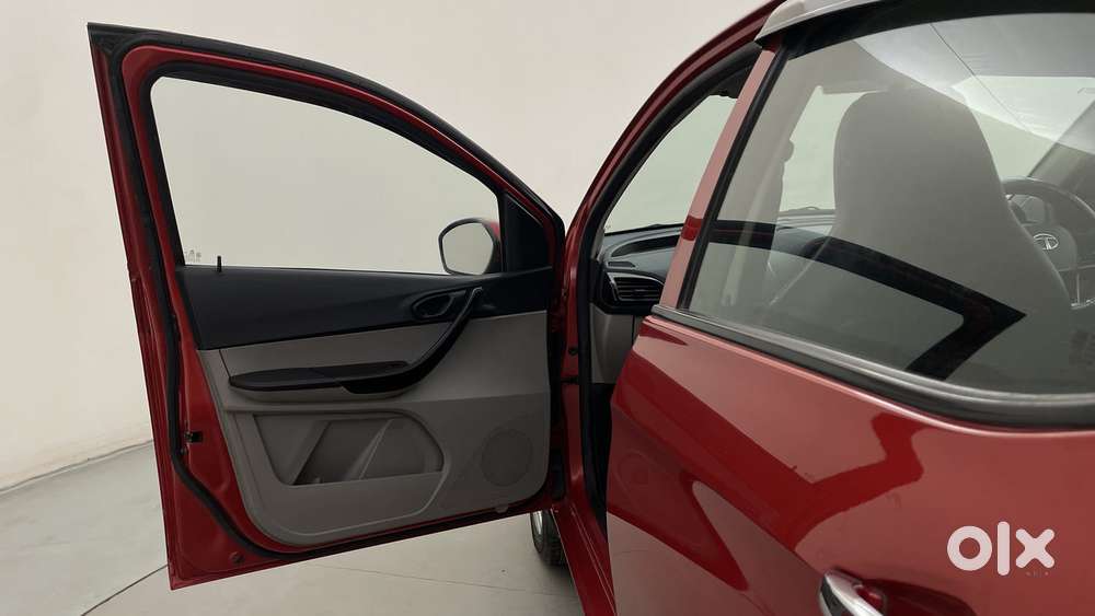 Tata Tiago 1.2 Revotron Xt, 2018, Petrol