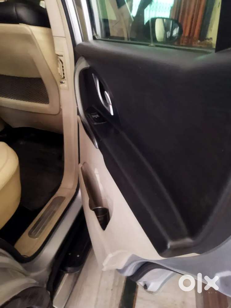 Mahindra Xuv500 2017 Diesel 37000 Km Driven