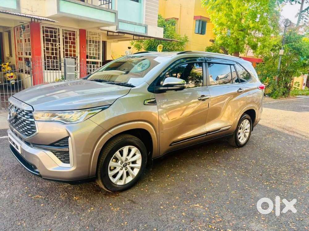 Toyota Innova Hycross 2.0 Vx Hybrid 7 Str, 2023, Petrol