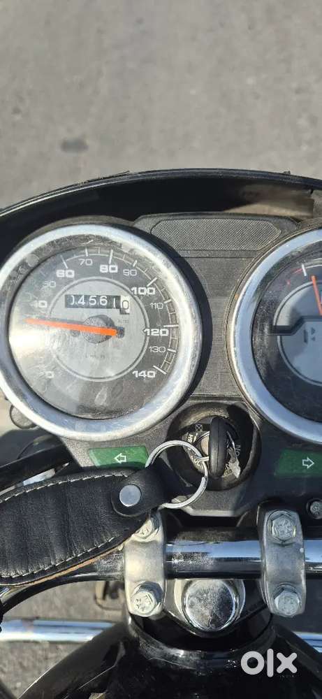 Silver Colour Engine Se Bahut Acchi