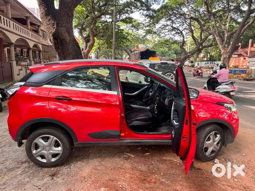 2022 Tata Nexon Petrol Manual
