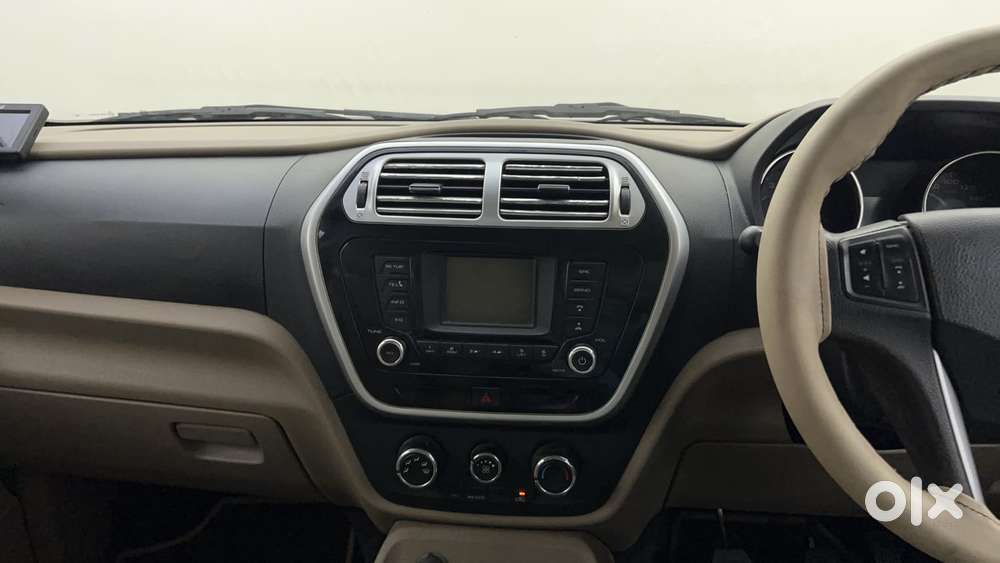 Mahindra Tuv 300 T8, 2016, Diesel