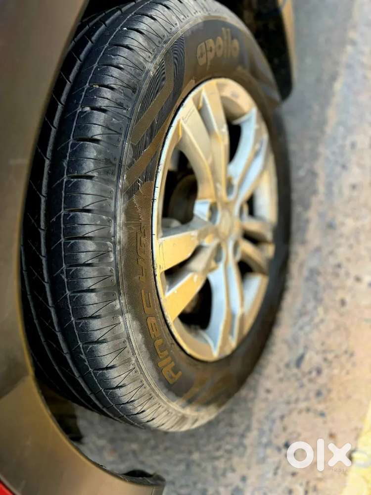 Maruti Suzuki Brezza Zdi+ Dual Tone 2017 Diesel Well Maintained