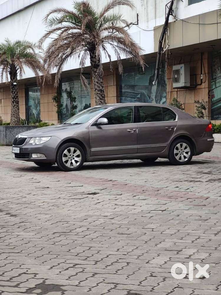 Skoda Superb 1.8 Elegance Tsi At, 2011, Petrol