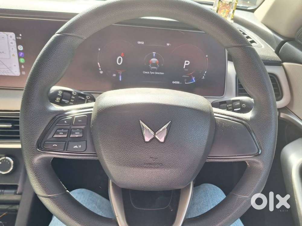 Mahindra Xuv700 2.2 Ax 3 Diesel At 5 Str, 2022, Diesel