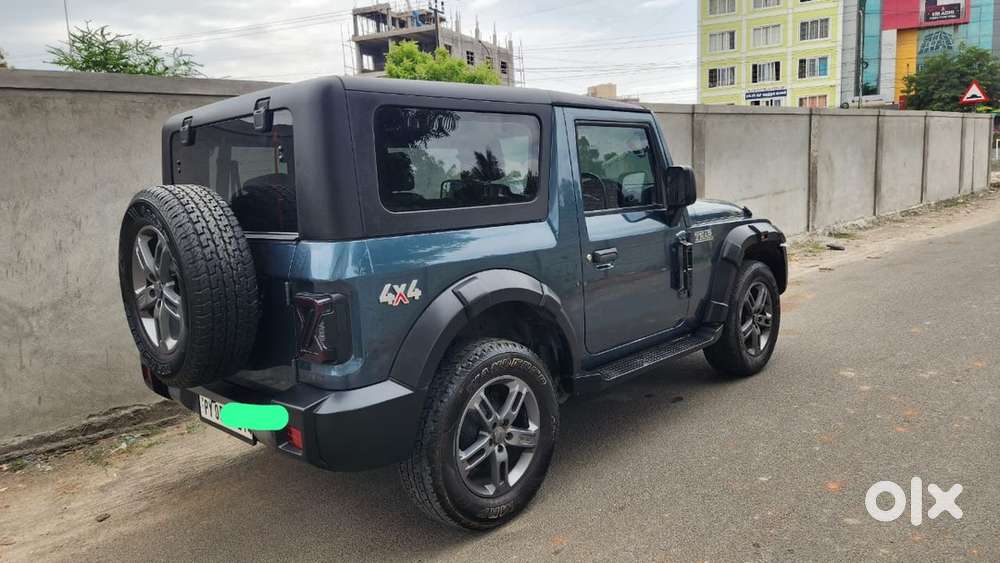 Mahindra Petrol 2021 Car