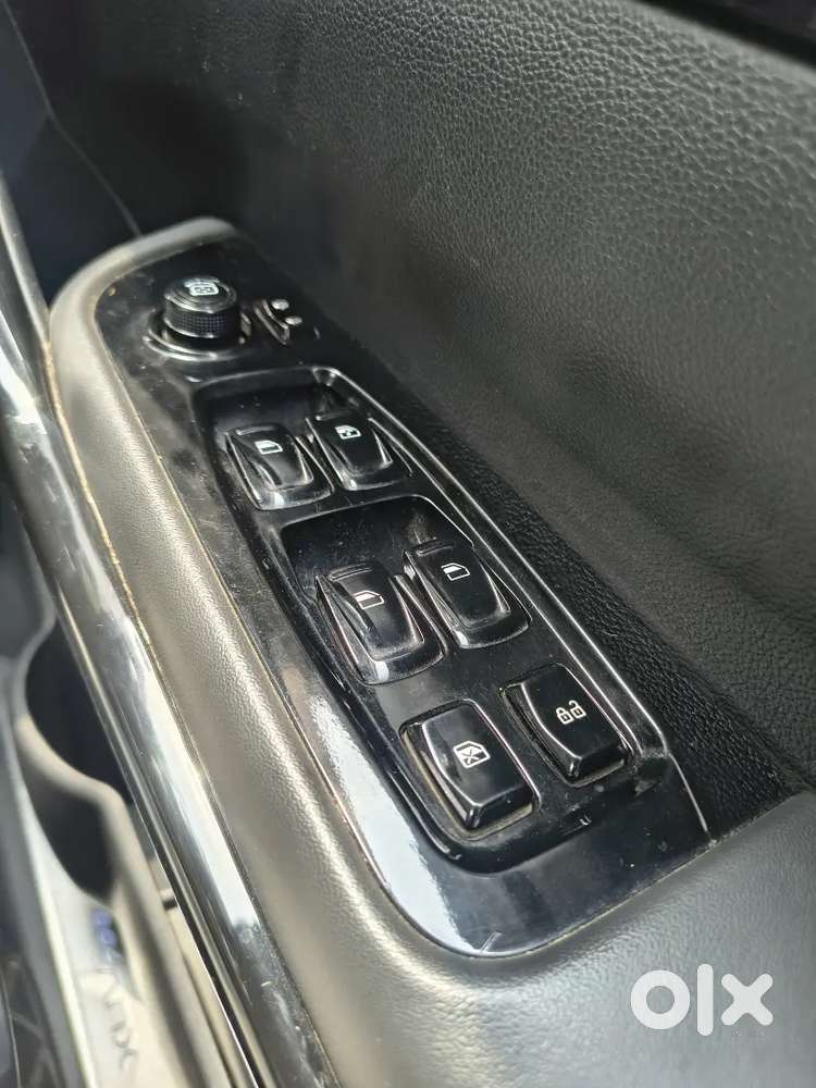 Mahindra Xuv700 2022 Diesel Well Maintained