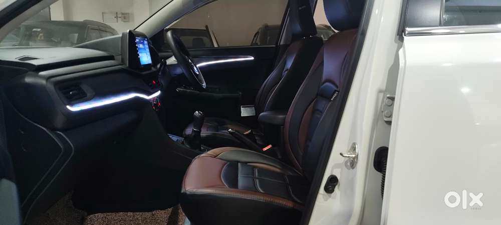 Maruti Suzuki Brezza 1.5 Lxi Cng, 2024, Cng & Hybrids