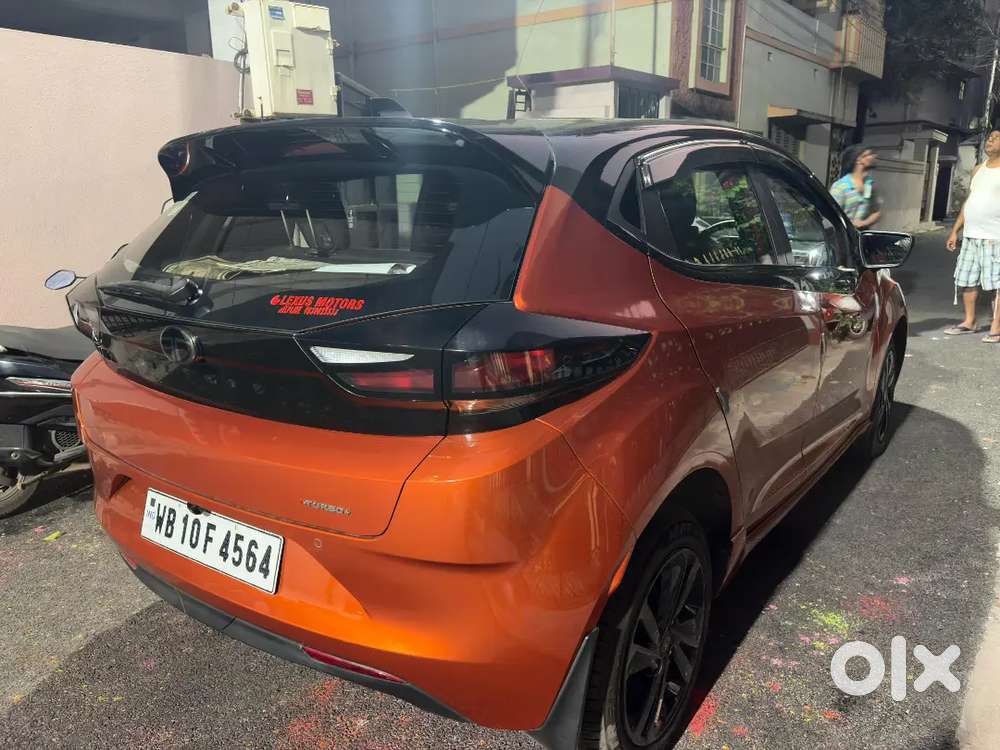 Tata Altroz 2024 Petrol Life Time Tax