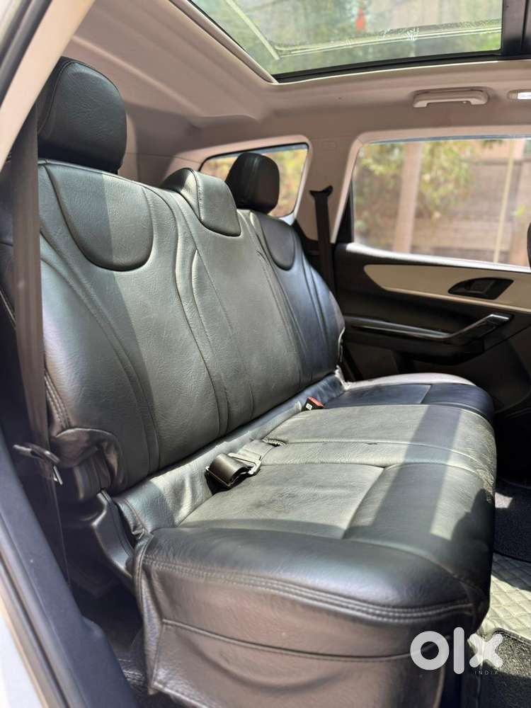 Mahindra Xuv700 2.2 Ax 5 Diesel At Str, 2022, Diesel