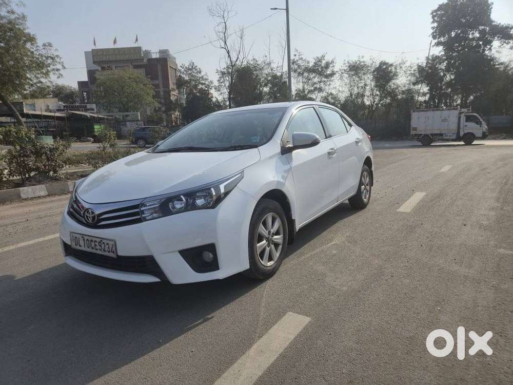 Toyota Corolla Altis 2013-2017 G At, 2015, Petrol