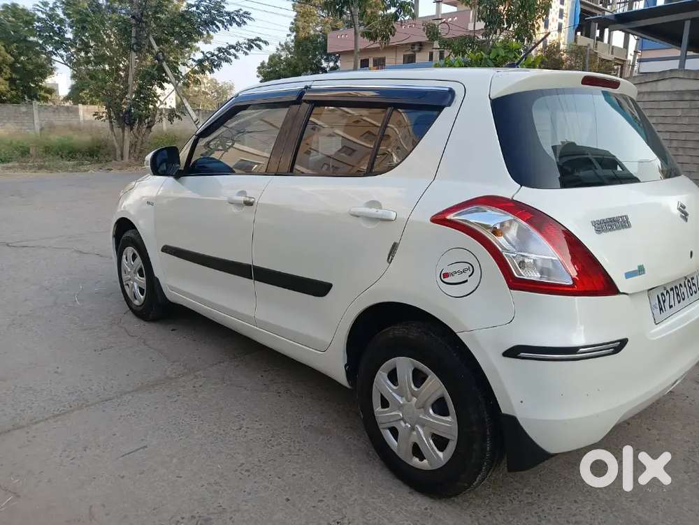 Maruti Suzuki Swift 2015 Diesel 102562 Km Driven