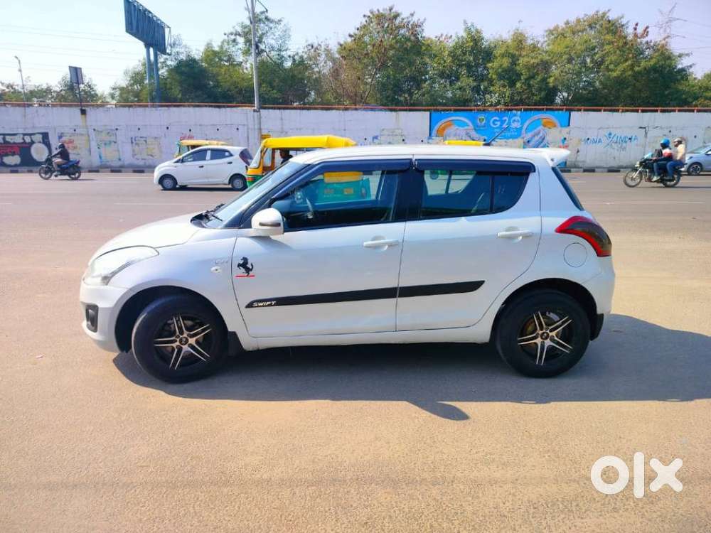 Maruti Suzuki Swift Vxi + Manual, 2015, Petrol